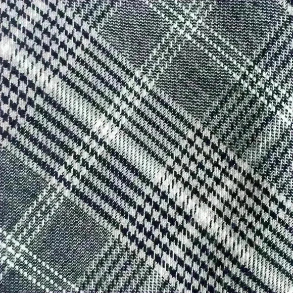 Aeropostale plaid pants with side zip. Size small. NWOT - Picture 7 of 7